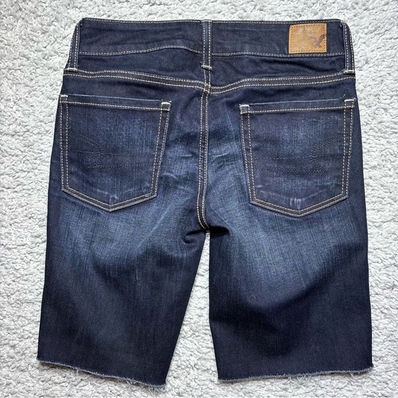 American Eagle Shorts Womens 0 Bermuda Length Stretch Dark Wash Cut Off Raw - Picture 3 of 3